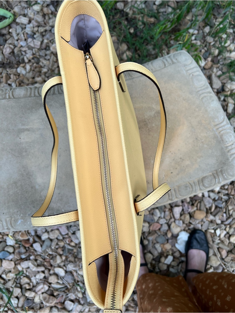 Kate Spade Lori Elegant Yellow Tote Bag - Picture 15 of 16
